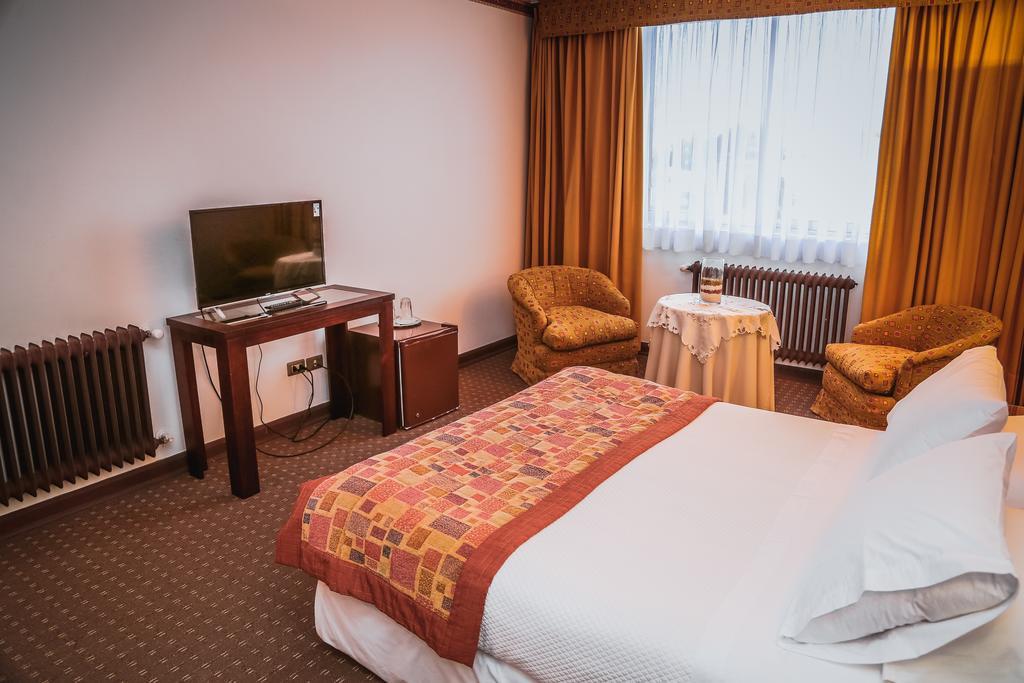 Hotel Los Navegantes Пунта-Аренас Экстерьер фото