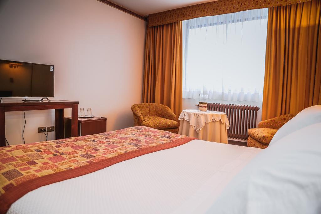 Hotel Los Navegantes Пунта-Аренас Экстерьер фото